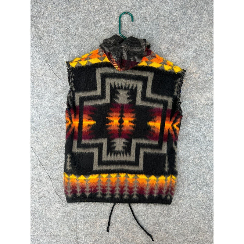 Tejidos Ruminahui Wool Sleeveless Jacket with Hoodie Native American Style