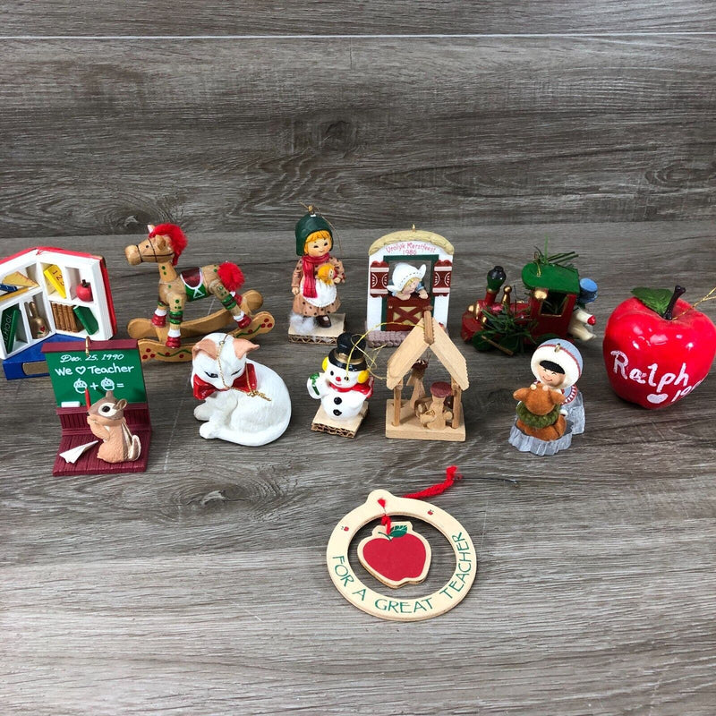 Lot OFf 5 Random Assorted Christmas Ornaments