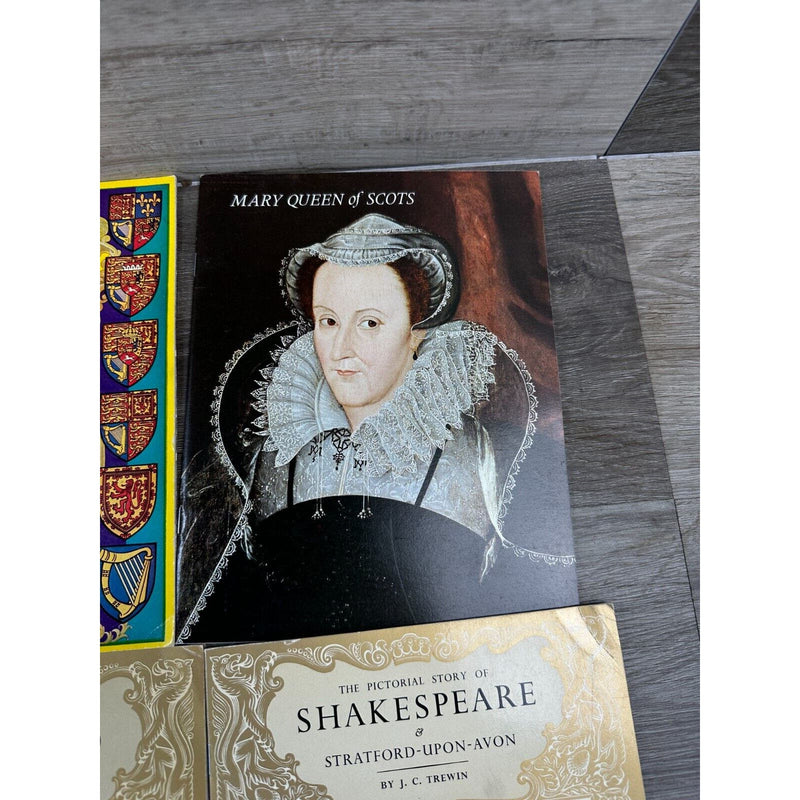 Lot of 4 The King Queens and Shakespeare Paberback Book Lot