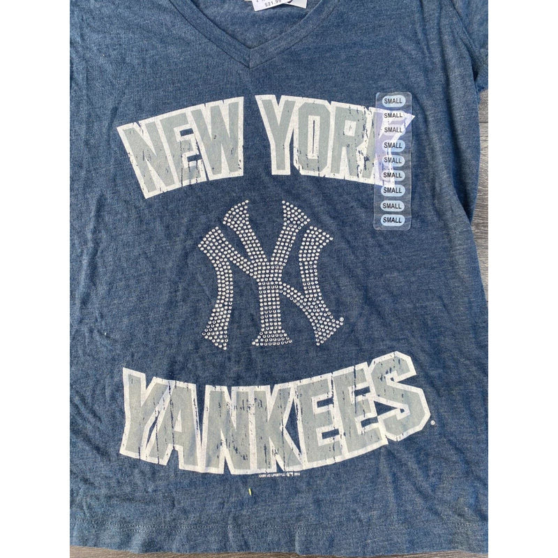 Genuine Merchandise Girls MLB New York Yankees V Neck Small T Shirt Blue